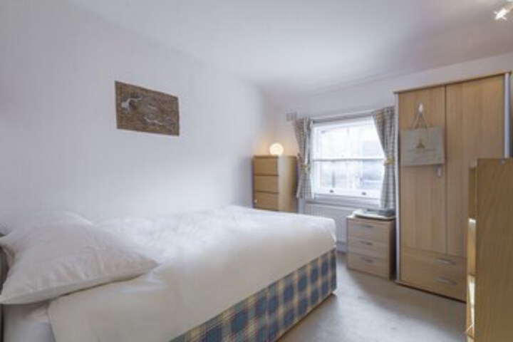 Room 37 of 40