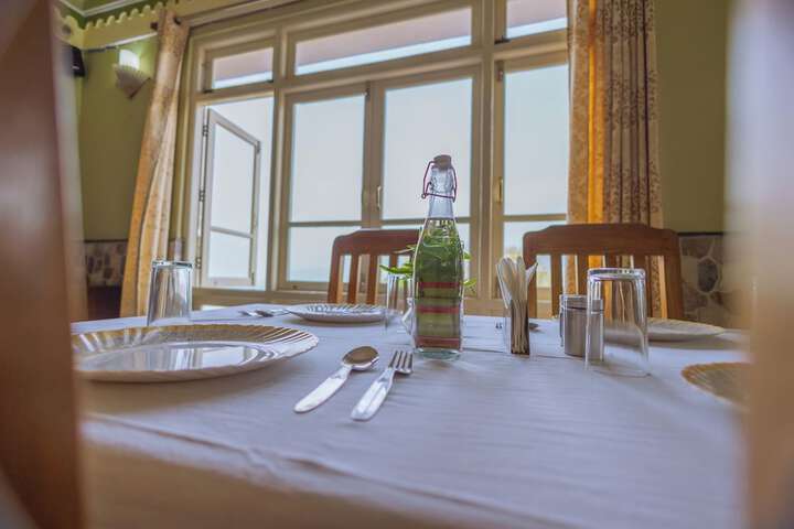 Dining 44 of 60