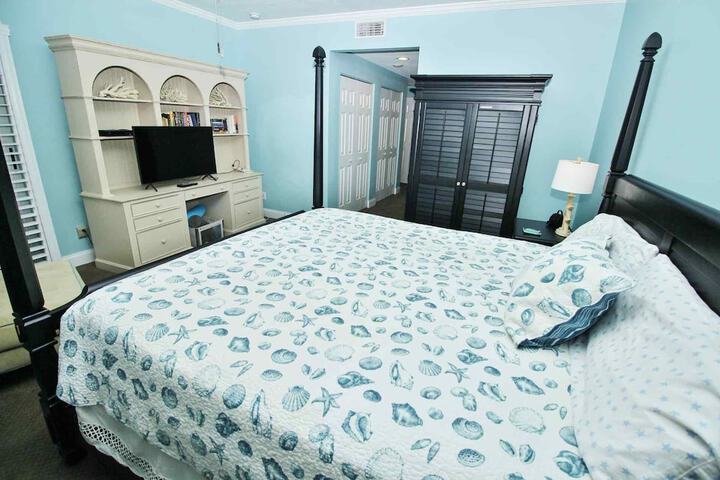 Room 8 of 129