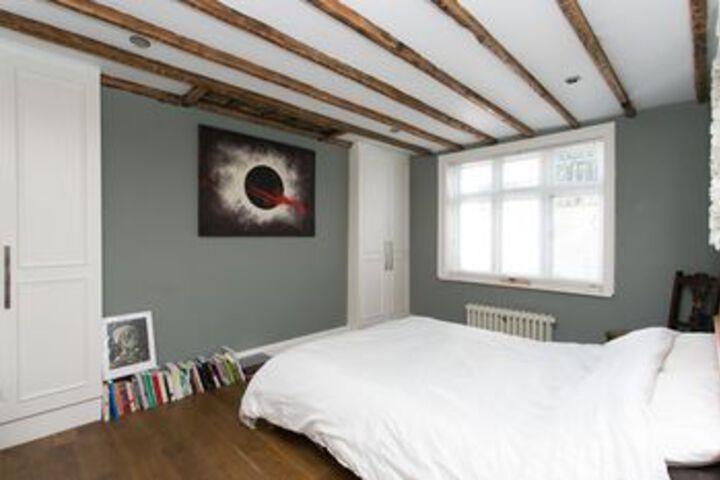Room 6 of 13