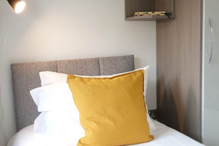 Room 2 of 49