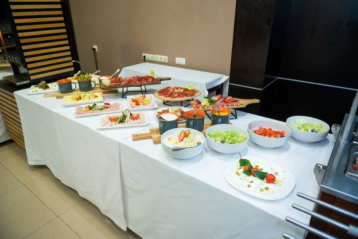 Dining 49 of 64