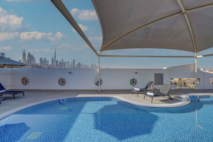 Pool 37 of 70