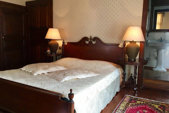 Room 2 of 13