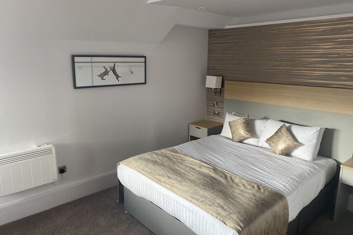 Room 5 of 79