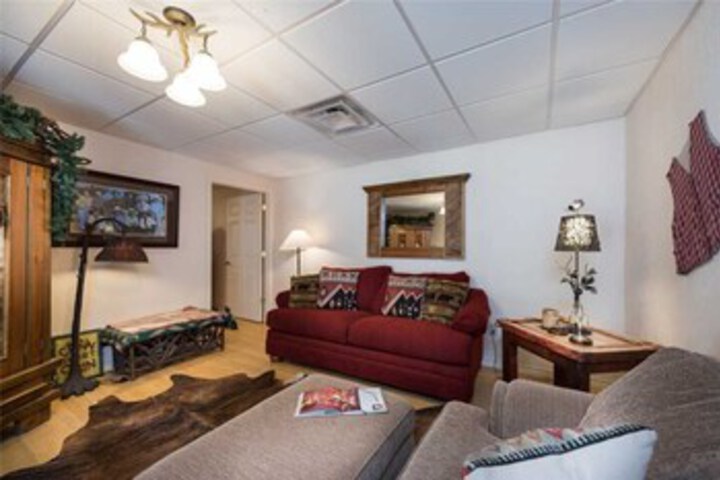 Room 16 of 34