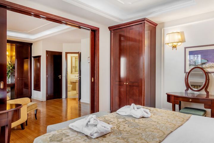 Room 5 of 57