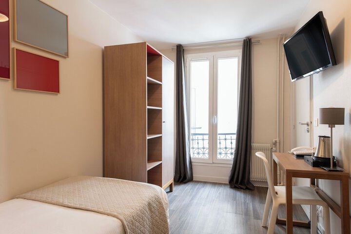 Room 8 of 20