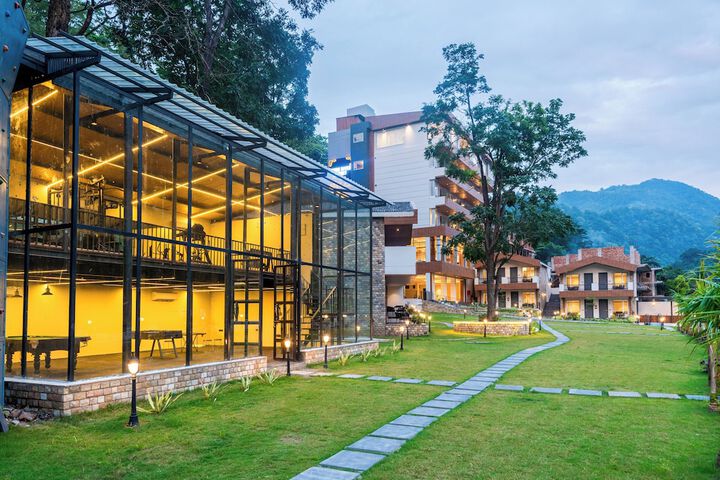 Hotel Exterior 139 of 161
