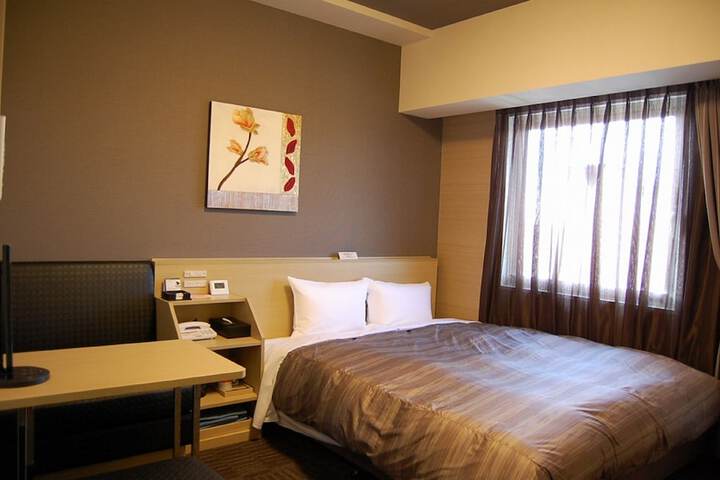 Room 5 of 25