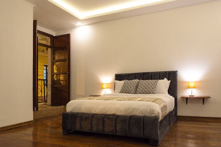 Room 12 of 27