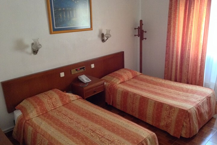 Room 9 of 47