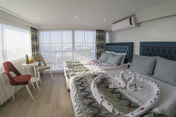 Room 26 of 98