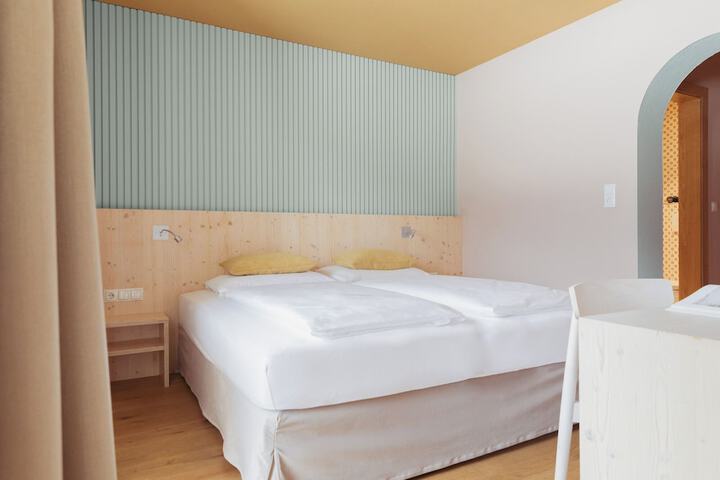 Room 9 of 61