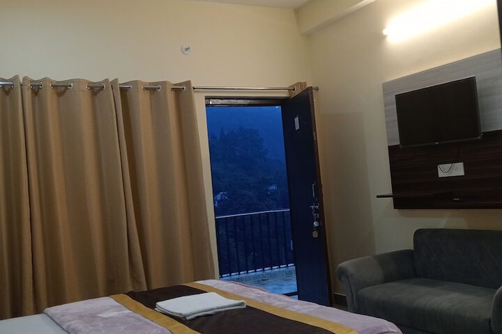 Room 4 of 41