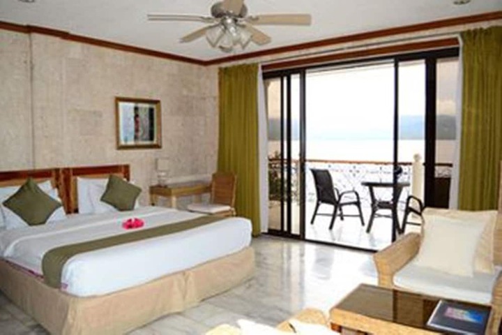 Room 3 of 32