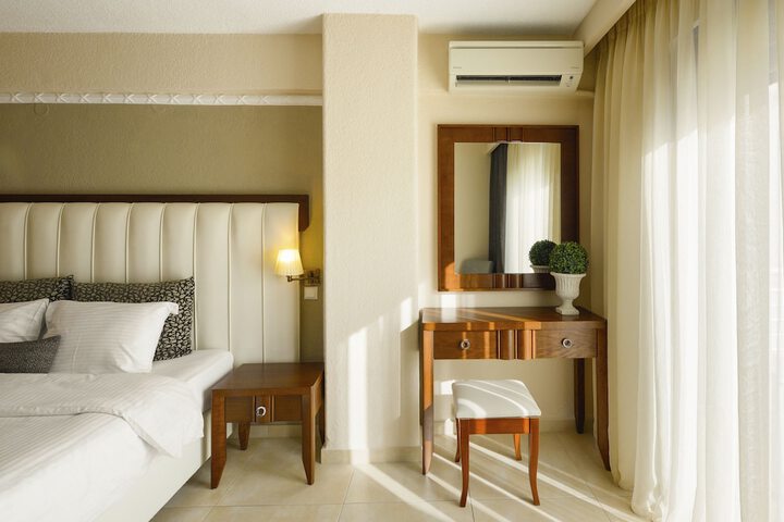 Room 38 of 142