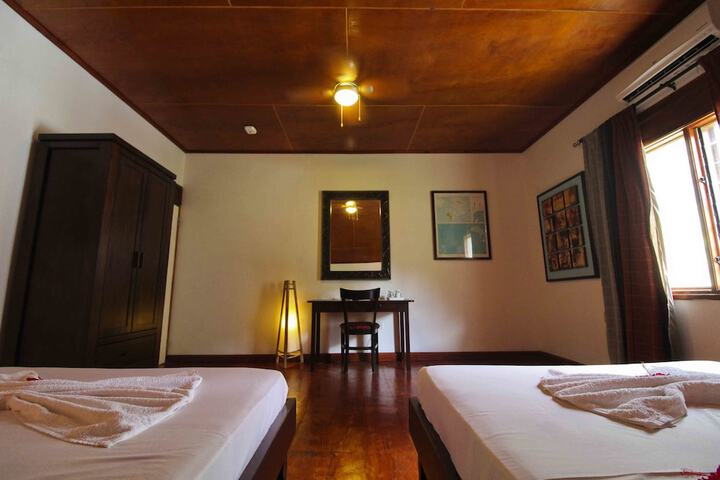 Room 17 of 40