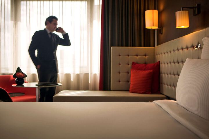 Room 34 of 118