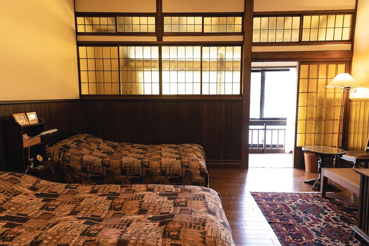 Room 10 of 48