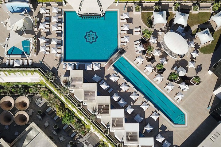 Pool 163 of 310