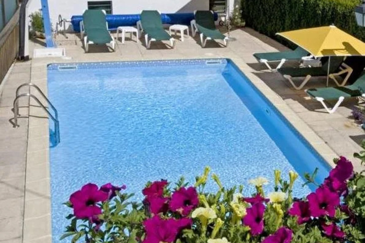 Pool 12 of 15