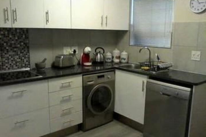 Room 5 of 6