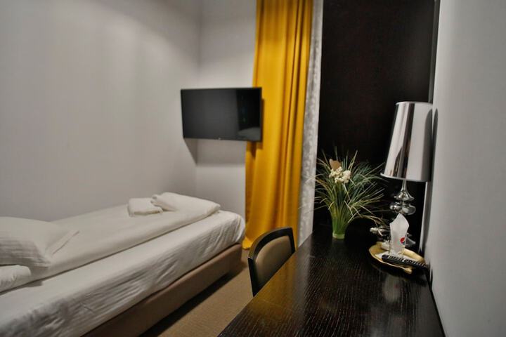 Room 22 of 40