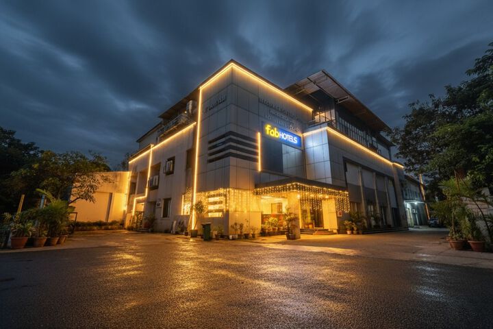 Fabhotel Prime The Thane Club
