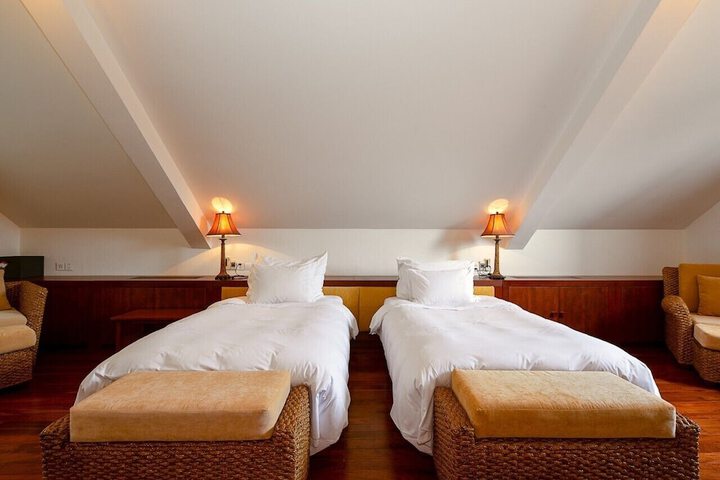 Room 2 of 125