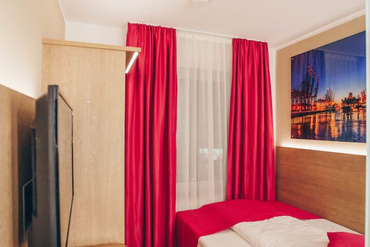 Room 25 of 57