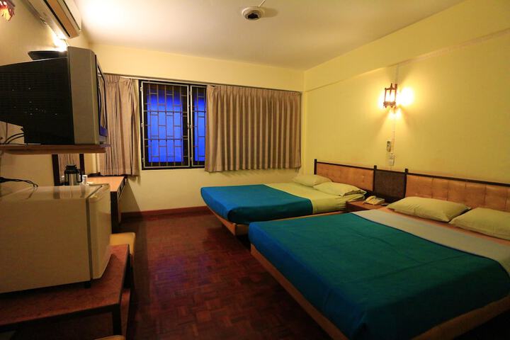 Room 11 of 39