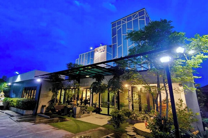 Hotel 43 of 43