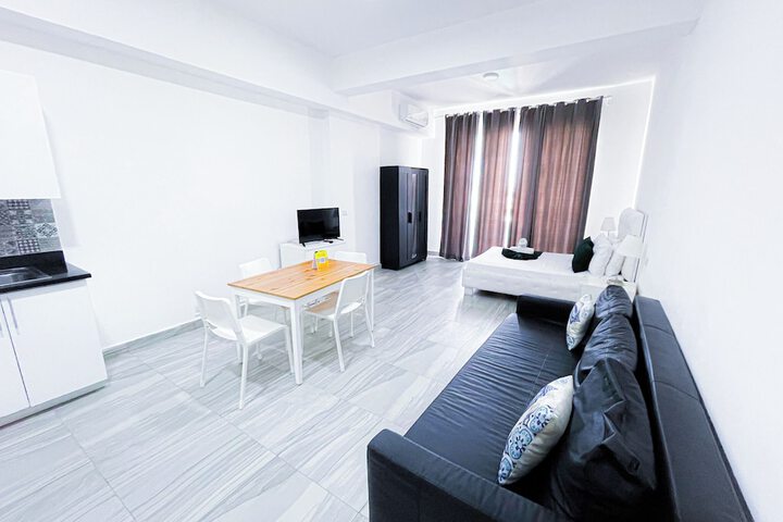 Room 3 of 32