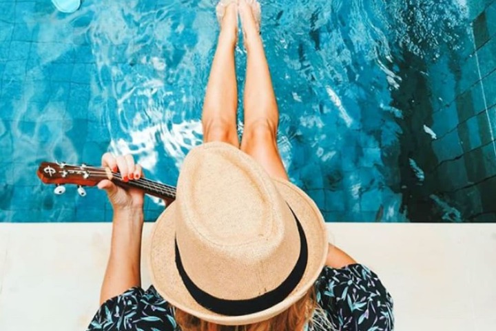 Hotel Pool