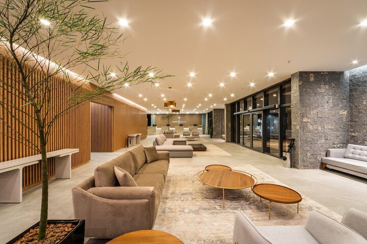 Lobby lounge