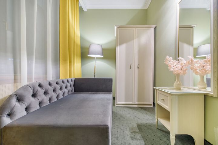 Room 25 of 47