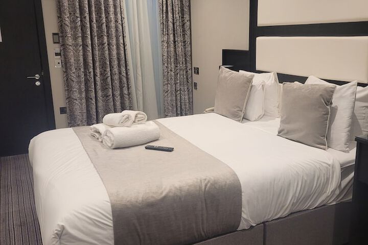 Room 53 of 90