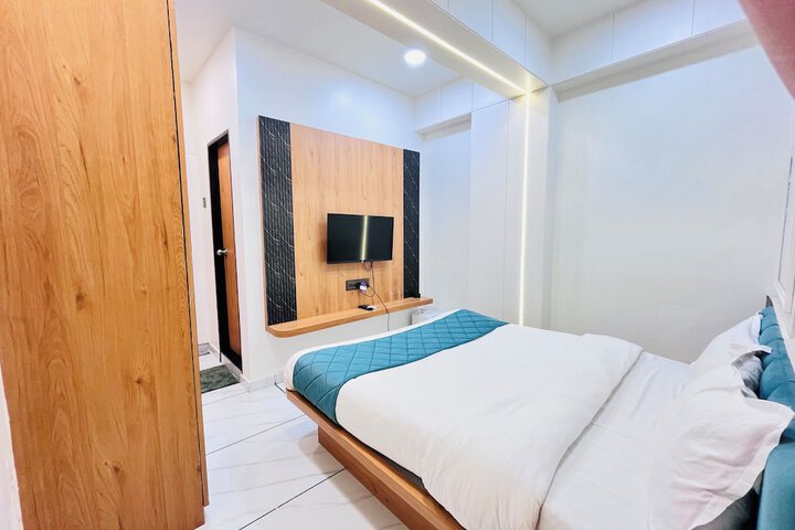 Room 8 of 27