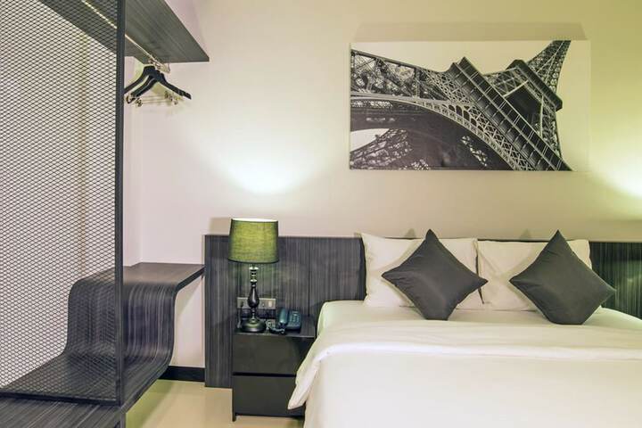 Room 5 of 40