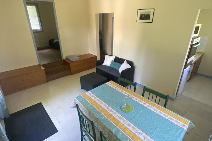 Room 5 of 11