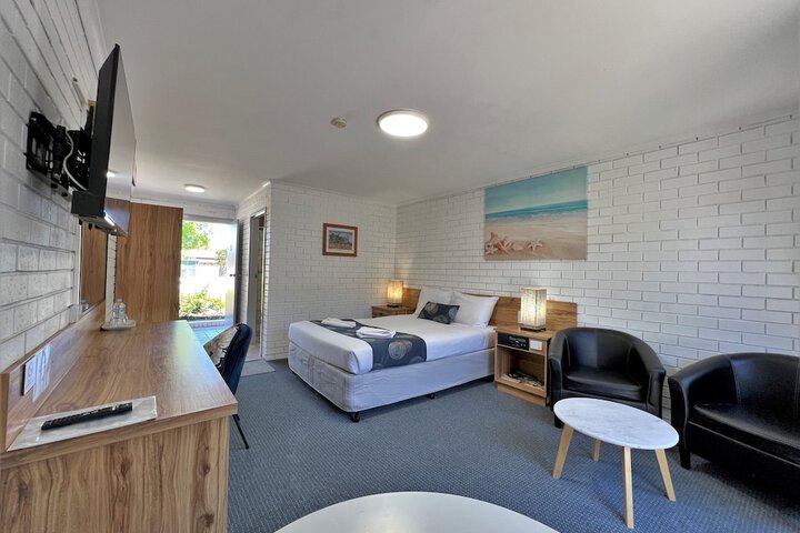 Room 32 of 47