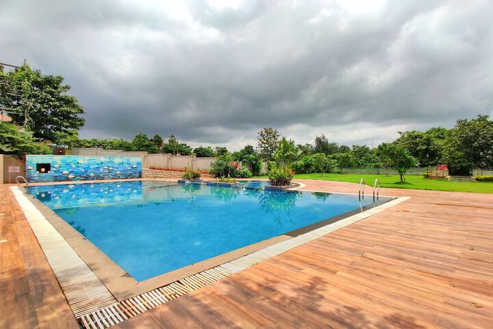 Pool 66 of 93