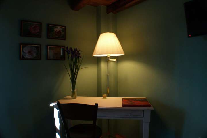 Room 10 of 38