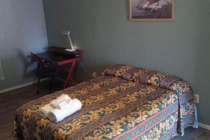 Room 10 of 19