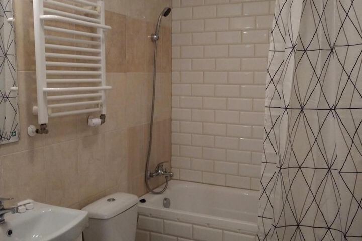 Room 42 of 46