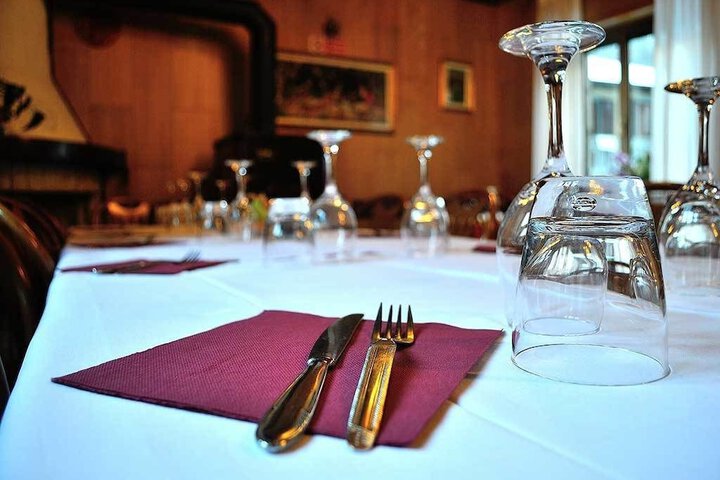 Dining 28 of 35