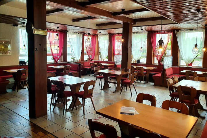 Dining 13 of 17