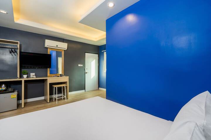 Room 13 of 64