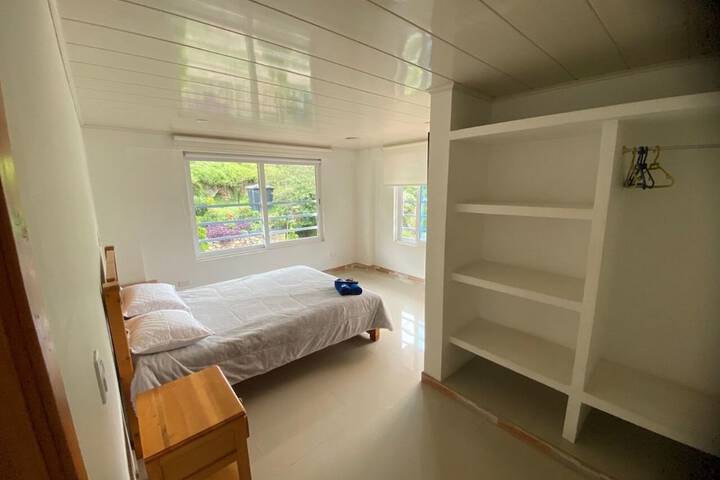 Room 11 of 28